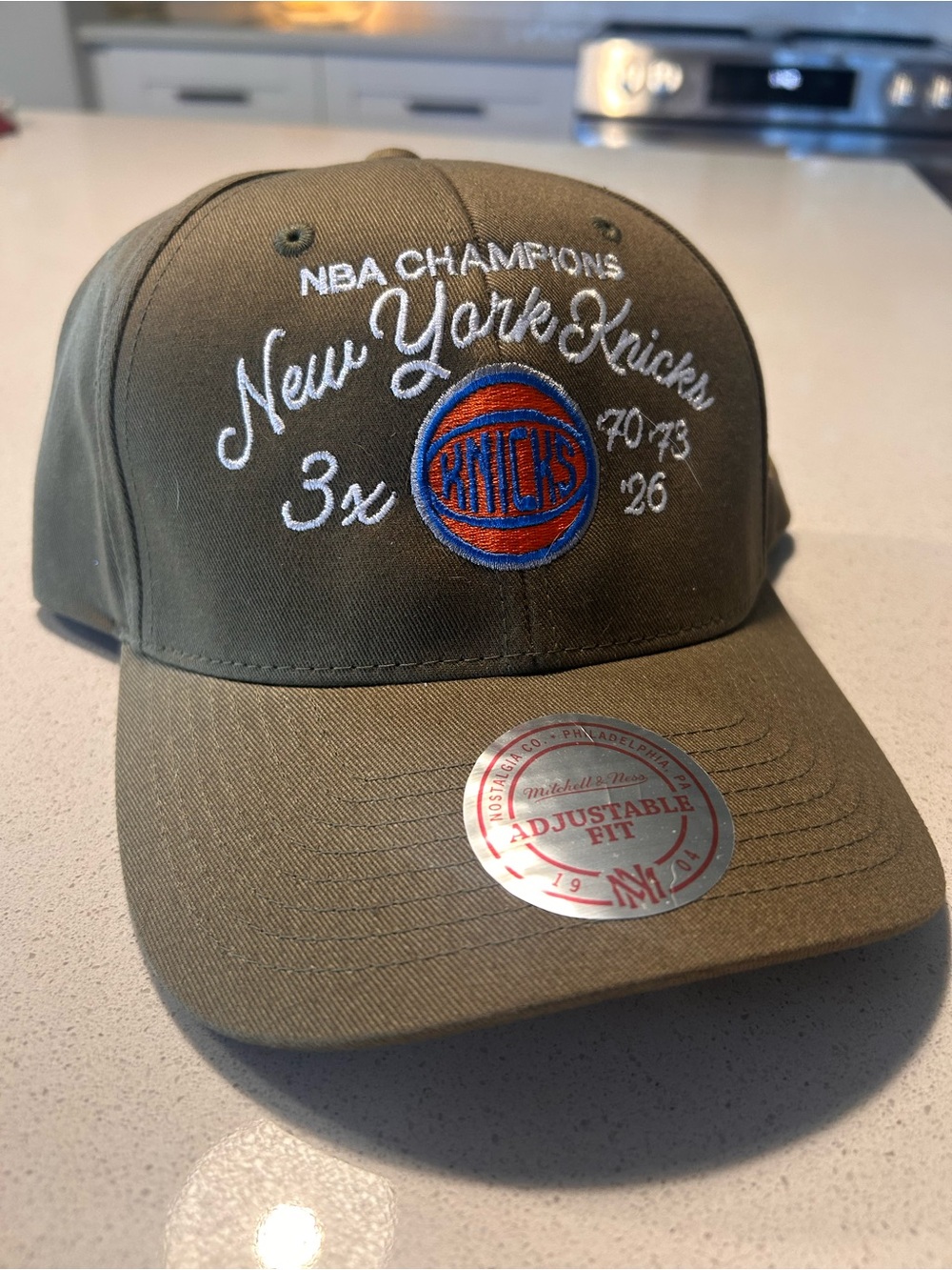 Mitchell & Ness Olive New York Knicks Embroidered Logo Cap